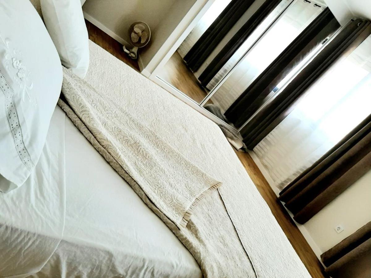 Apartment With Pool In מינדלו מראה חיצוני תמונה
