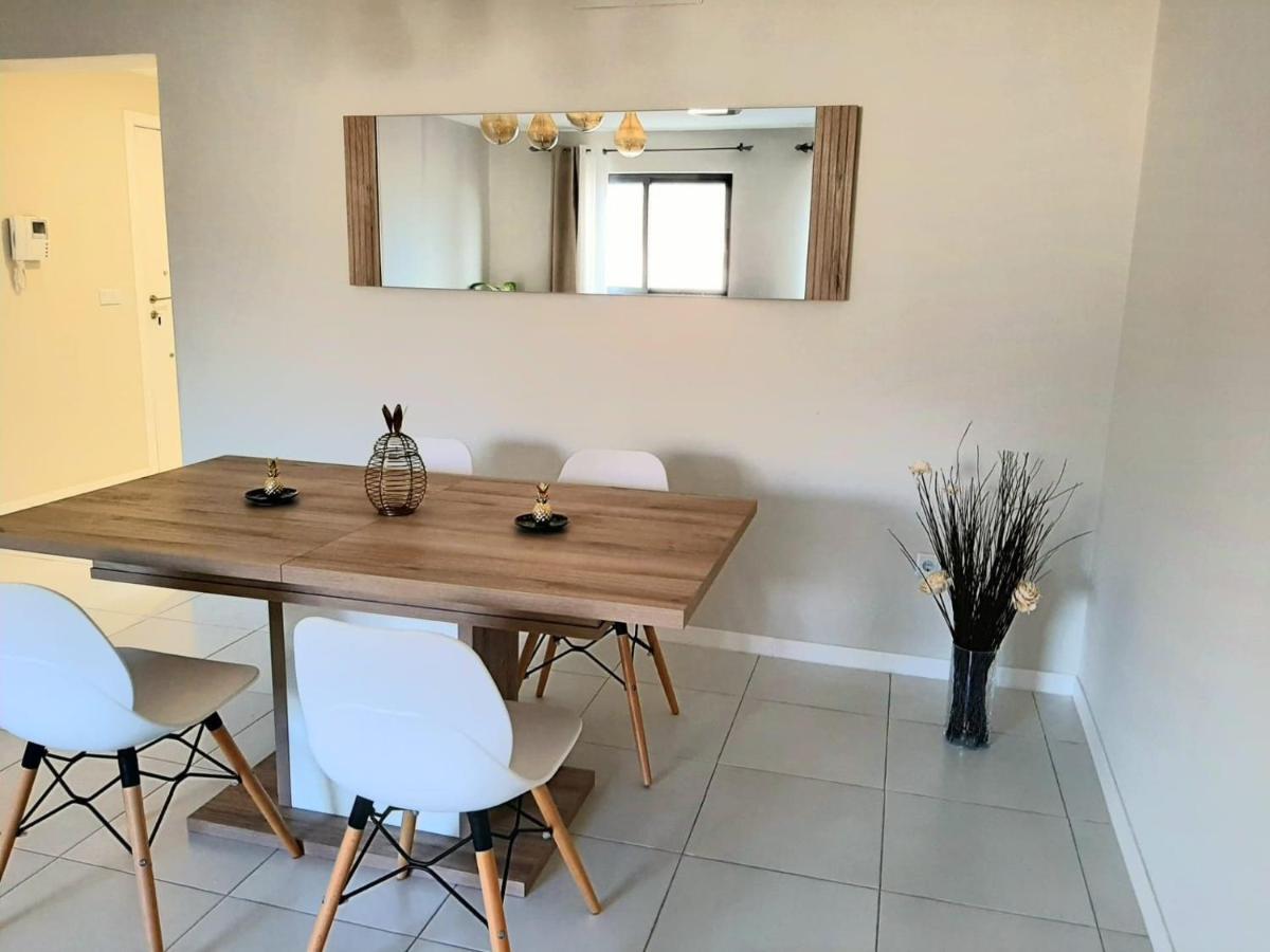 Apartment With Pool In מינדלו מראה חיצוני תמונה